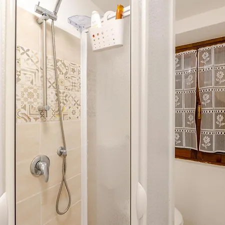 Zen Con Parcheggio Gratuito E Check In Automatico 24 Su 24 Con Netflix, Dazn E