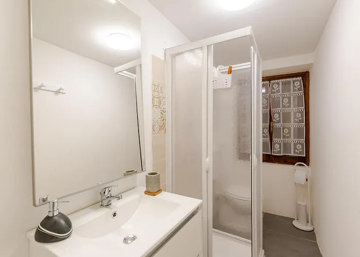 Zen Con Parcheggio Gratuito E Check In Automatico 24 Su 24 Con Netflix, Dazn E