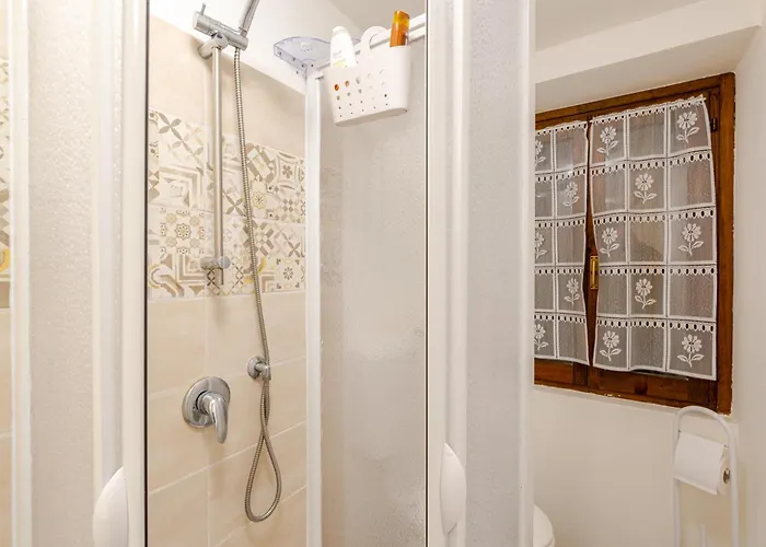 Zen Con Parcheggio Gratuito E Check In Automatico 24 Su 24 Con Netflix, Dazn E